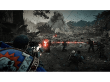 Charger l'image dans la galerie, Scène du jeu Warhammer 40,000 avec explosions, soldats et coups de feu.