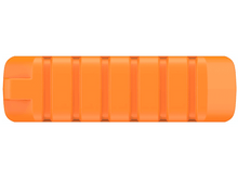 Charger l'image dans la galerie, Objet rectangulaire orange avec des rayures verticales, sur fond blanc.