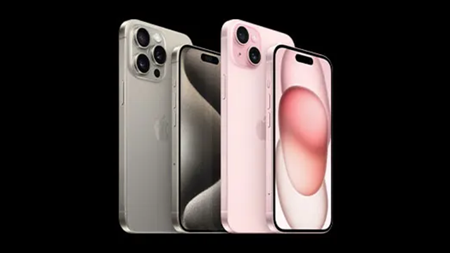 Un iPhone 15, un iPhone 15 Plus, un iPhone 15 Pro et un iPhone 15 Pro Max.