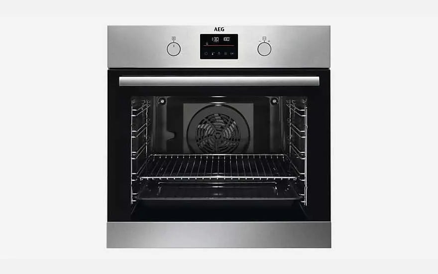 Four encastrable AEG finition inox, avec porte vitrée noire, écran central et grille intérieure visible.