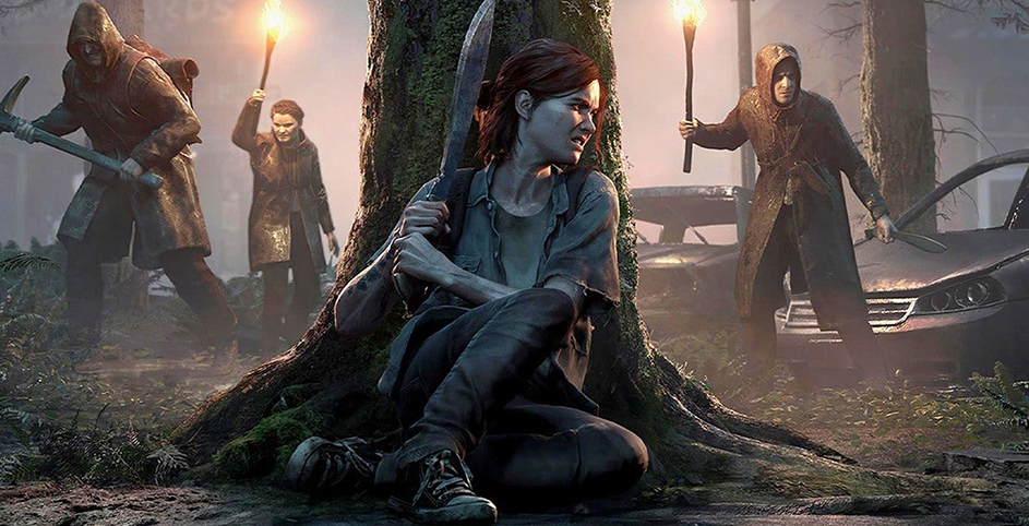 Dans The Last of Us Part II, Ellie se cache derrière un arbre tandis que des ennemis la recherchent.