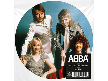 Pochette de l'album ABBA. Quatre membres du groupe sur un disque bleu. Texte et logo en bas.