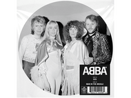 Pochette d'album d'ABBA en noir et blanc. Les membres du groupe posent.