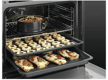 Charger l&#39;image dans la galerie, AEG Four multifonction Pyroluxe A+ (BPS335061M) Four multifonction
