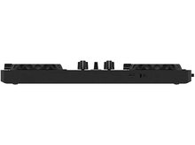 Charger l&#39;image dans la galerie, Une console DJ noire avec divers boutons, boutons et ports de connexion. Vue de dessus.
