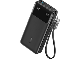 Batterie externe noire avec affichage numérique indiquant 100%. Elle a une dragonne et un bouton.