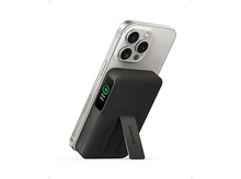 Charger l&#39;image dans la galerie, Batterie externe Anker noire attachée à un téléphone argenté, avec écran.
