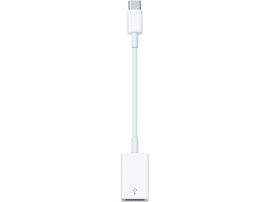 Un câble adaptateur USB-C vers Lightning blanc, avec un connecteur blanc à chaque extrémité.