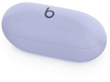 Charger l&#39;image dans la galerie, Étui de chargement pour écouteurs Beats violets clairs. Logo &#39;b&#39; visible.
