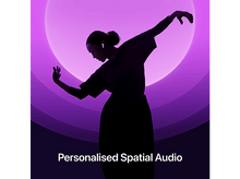 Charger l&#39;image dans la galerie, Une femme silhouettée avec des écouteurs pose sur un fond violet avec une grande lumière circulaire.
