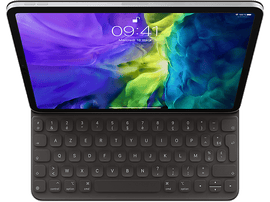 Un iPad ouvert avec un clavier attaché. L