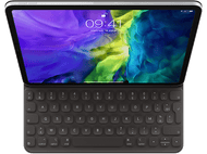 Un iPad ouvert avec un clavier attaché. L'écran affiche une interface.