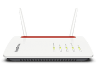 Routeur blanc et rouge avec deux antennes et lumières vertes et jaunes. Fond noir.