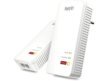 Charger l&#39;image dans la galerie, Deux répéteurs WLAN AVM FRITZ! blancs. L&#39;un est branché sur une prise murale, l&#39;autre est posé sur une surface.
