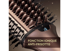 Charger l&#39;image dans la galerie, Brosse coiffante avec poils marron et noirs. Texte : FONCTION IONIQUE ANTI-FRISOTTIS.
