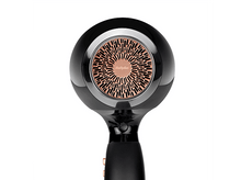 Charger l&#39;image dans la galerie, Gros plan sur un sèche-cheveux Babyliss noir, montrant la grille avant et la poignée.
