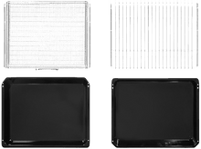 Charger l&#39;image dans la galerie, Quatre plaques et grilles de cuisson en métal. Deux sont des plaques rectangulaires et deux des grilles.
