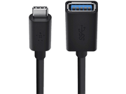 Un câble noir USB-C vers USB-A. L'extrémité USB-C est à gauche, l'USB-A à droite.