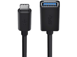 Un câble noir USB-C vers USB-A. L