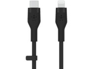 Câble Belkin USB-C vers Lightning noir avec connecteur noir, fond noir.