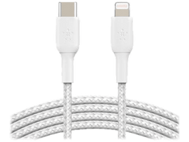 Deux câbles de charge blancs avec connecteurs USB-C et Lightning.