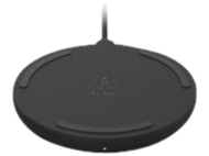 Socle de chargement sans fil Belkin noir sur fond blanc.
