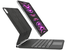 Charger l&#39;image dans la galerie, Tablette et clavier sur fond blanc. L&#39;écran de la tablette a un affichage coloré.
