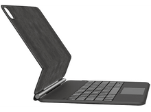 Charger l&#39;image dans la galerie, Tablette avec clavier fixé en position inclinée sur fond blanc.
