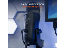 Charger l&#39;image dans la galerie, Un microphone noir sur un pied. Le texte en haut dit &#39;LA QUALITÉ DE SON&#39;. Lumière rouge à l&#39;avant.
