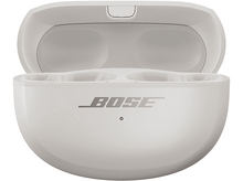 Charger l&#39;image dans la galerie, Étui de chargement blanc ouvert pour écouteurs Bose, avec le logo de la marque visible.
