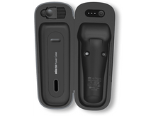 Charger l&#39;image dans la galerie, Étui d&#39;alimentation Braun Series 9 ouvert, montrant l&#39;intérieur avec la forme du rasoir et l&#39;état de charge.
