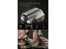 Charger l&#39;image dans la galerie, Gros plan d&#39;un rasoir; rasage avec le rasoir, montrant la tête et le pro trimmer.
