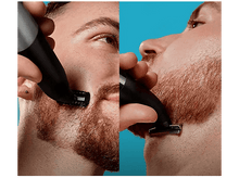 Charger l&#39;image dans la galerie, Deux hommes taillant leur barbe avec une tondeuse noire, démontrant différents styles de coupe.

