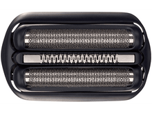 Charger l&#39;image dans la galerie, Gros plan de la tête de rasage. Montre deux grilles de rasage argentées et une lame de coupe centrale.
