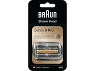 Emballage de tête de rasoir Braun. Contient une tête de rasoir, avec le texte 'Series 9 Pro'. Palette de couleurs noire et beige.