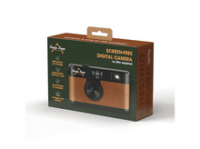Charger l&#39;image dans la galerie, Une boîte de caméra Camp Snap marron et noire. On peut lire &quot;Appareil photo numérique sans écran&quot; et &quot;Chestnut Brown&quot;. Un appareil photo est sur le devant.
