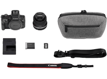 Charger l&#39;image dans la galerie, Un kit d&#39;appareil photo Canon avec appareil photo, objectif, chargeur, carte SD, sac et sangle.
