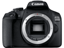 Charger l&#39;image dans la galerie, Appareil photo Canon EOS 2000D noir. Il a une monture d&#39;objectif et plusieurs boutons.

