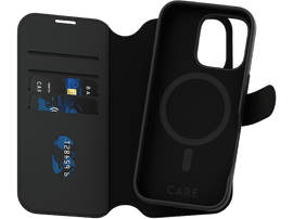 Coque de téléphone noire avec emplacements pour cartes, carte bleue et le mot CARE dessus.