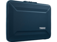 Une housse pour ordinateur portable Thule bleu marine, fermée, avec une surface texturée.