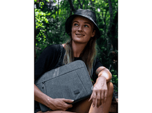 Charger l&#39;image dans la galerie, CASE LOGIC Huxton Sleeve 14&quot; Black recycled Housse de protection Noir
