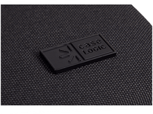 Charger l'image dans la galerie, Un logo Case Logic noir sur une surface noire texturée.
