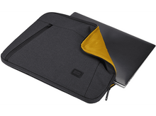 Charger l&#39;image dans la galerie, Ordinateur portable sombre dans un étui gris foncé avec intérieur jaune, sur fond blanc.
