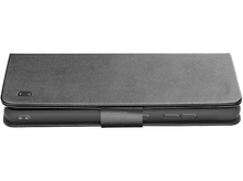 Charger l&#39;image dans la galerie, Étui de téléphone noir avec fermoir, fermé, à plat.
