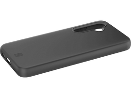 Une coque de téléphone noire. La coque a une finition lisse et mate avec une découpe pour l
