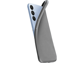 Un étui de téléphone gris est partiellement enroulé autour d