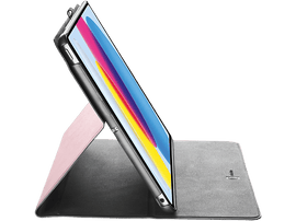 Tablette dans un étui, inclinée vers le haut, soutenue par l