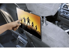 Charger l&#39;image dans la galerie, Une tablette affichant une image de silhouette, montée sur l&#39;appuie-tête d&#39;un siège de voiture.
