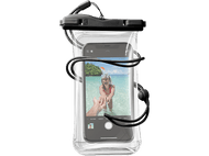 Un téléphone dans un étui étanche, une femme dans l'eau et une main tendue.