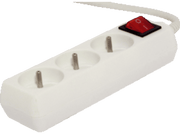 Multiprise blanche avec trois prises et un interrupteur marche/arrêt rouge.